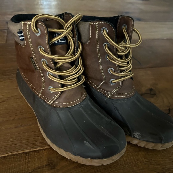 Nautica Duck Boot - Picture 1 of 4